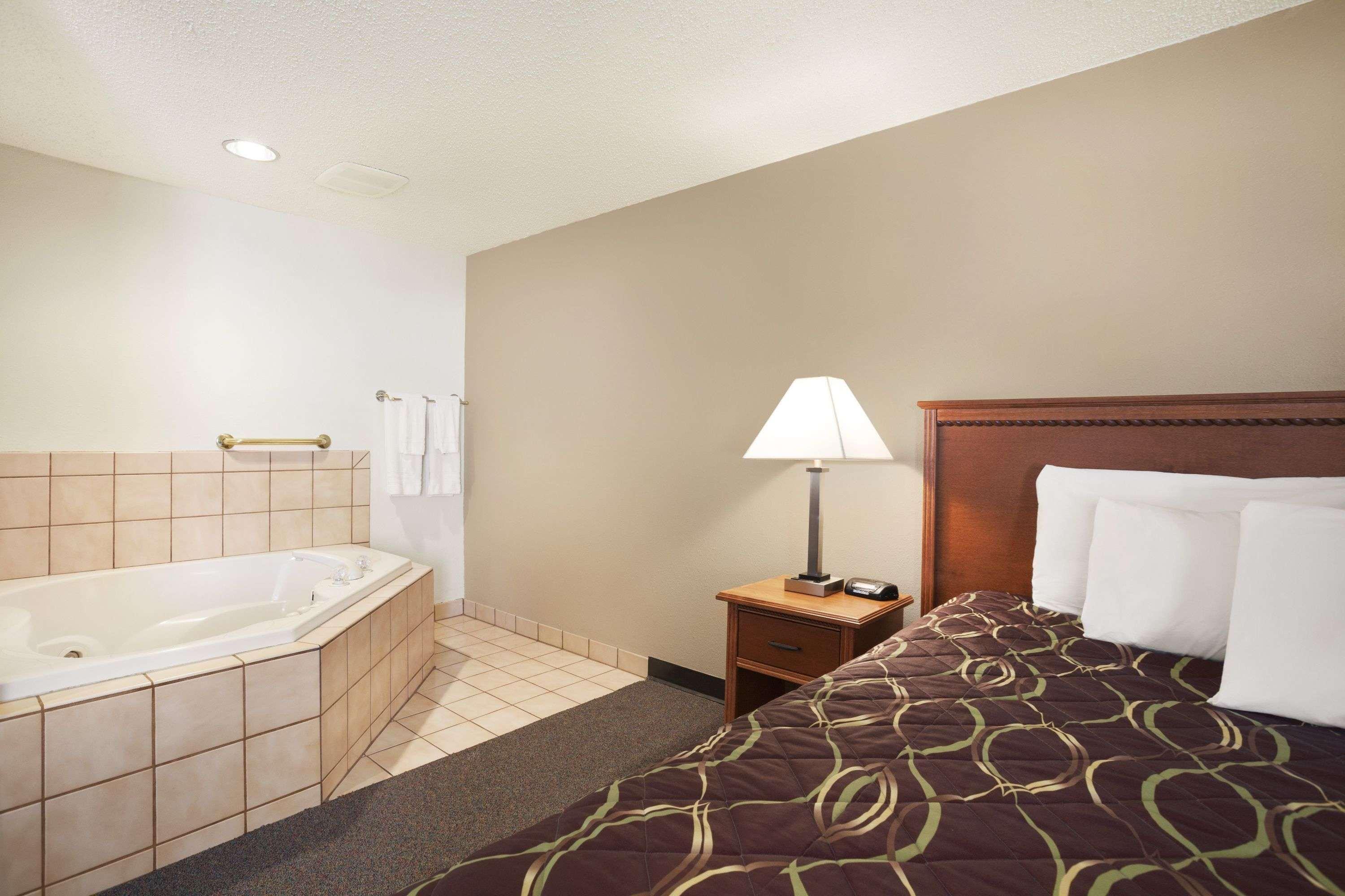 Hotel Super 8 By Wyndham Williston Nd Esterno foto